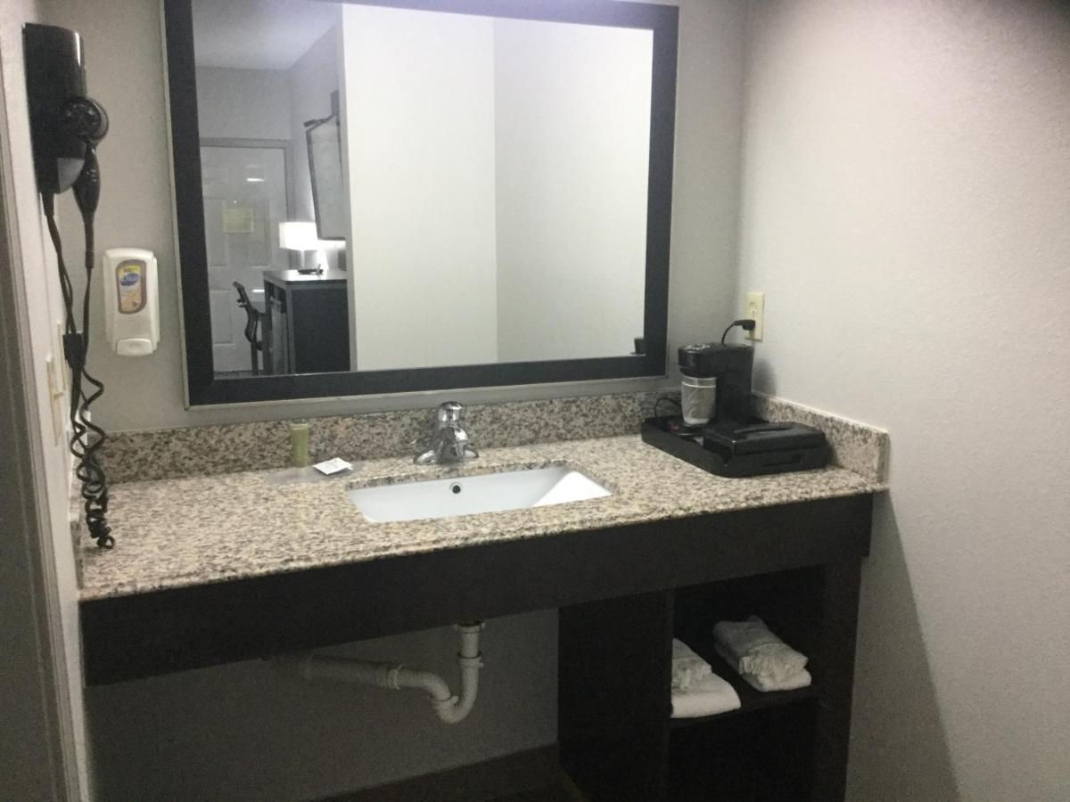 Muskogee Inn And Suites المظهر الخارجي الصورة