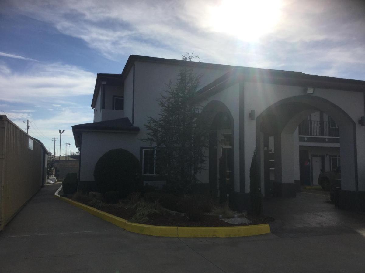 Muskogee Inn And Suites المظهر الخارجي الصورة