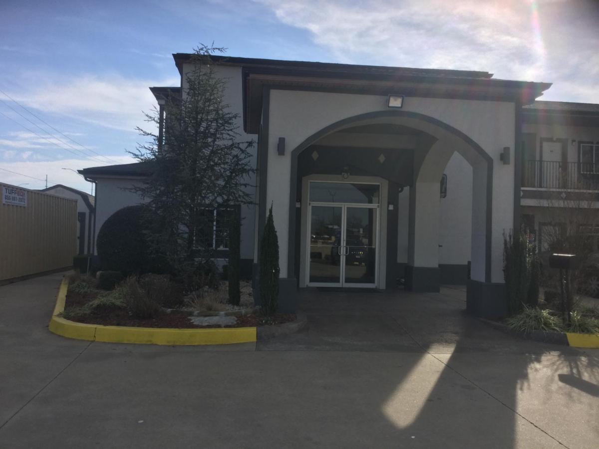 Muskogee Inn And Suites المظهر الخارجي الصورة